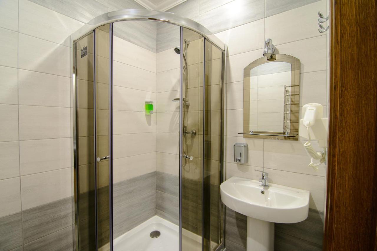 Premium Hostel Lviv Extérieur photo